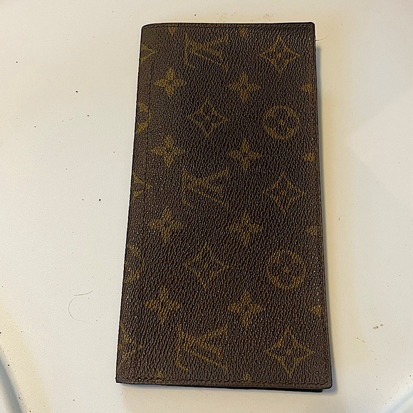 Authentic Vintage Louis Vuitton Monogram Passport Holder - Picture 1 of 10